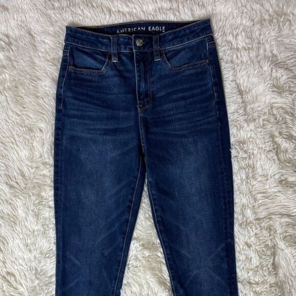 EUC American Eagle 360 Next Level Stretch Super High Rise Jegging size 2 Short - Picture 1 of 11